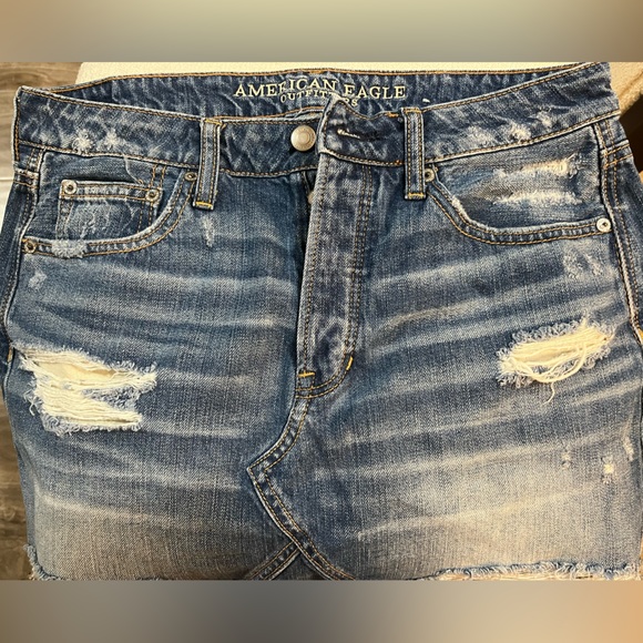 AMERICAN EAGLE Denim Distressed Button-fly Mini Skirt. - Picture 2 of 7